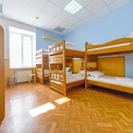 Krovat Na Deribasovskoy Ostello *
