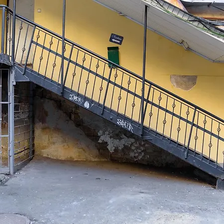 Krovat Na Deribasovskoy Hostel *