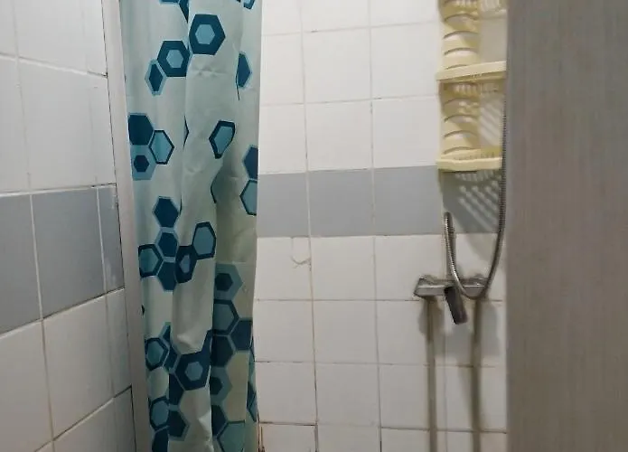 Krovat Na Deribasovskoy Hostel *