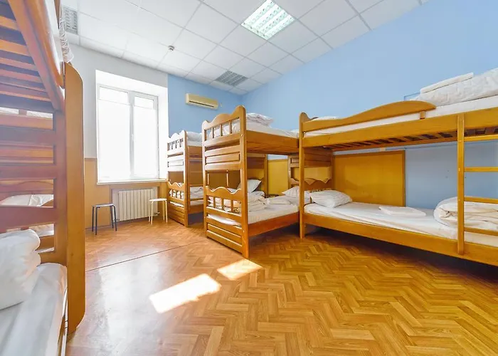 Krovat Na Deribasovskoy Hostel *