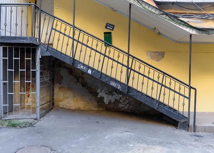 Krovat Na Deribasovskoy Hostel *